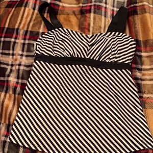 Athleta Shell 32B/C  